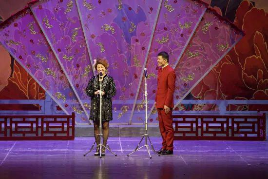 扮金秋十月欢“申”笑语迎祖国华诞球王会首页活力宝山 妙手点“翠”(图1)