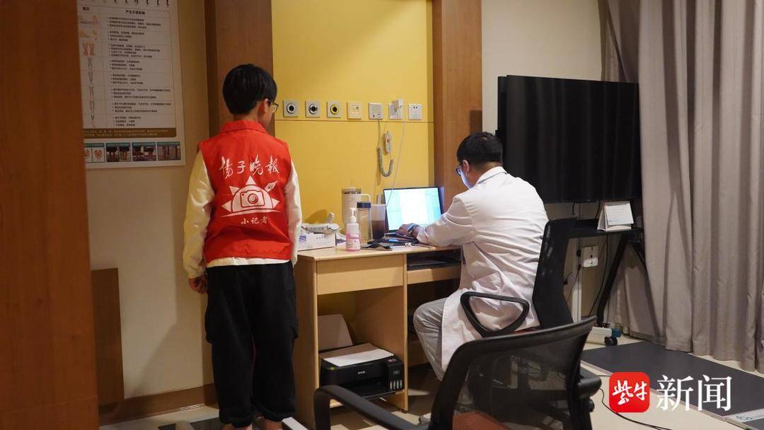 者化身“成长小卫士”探寻生长发育的奥秘球王会全新视角看成长！扬子晚报苏州小记(图3)