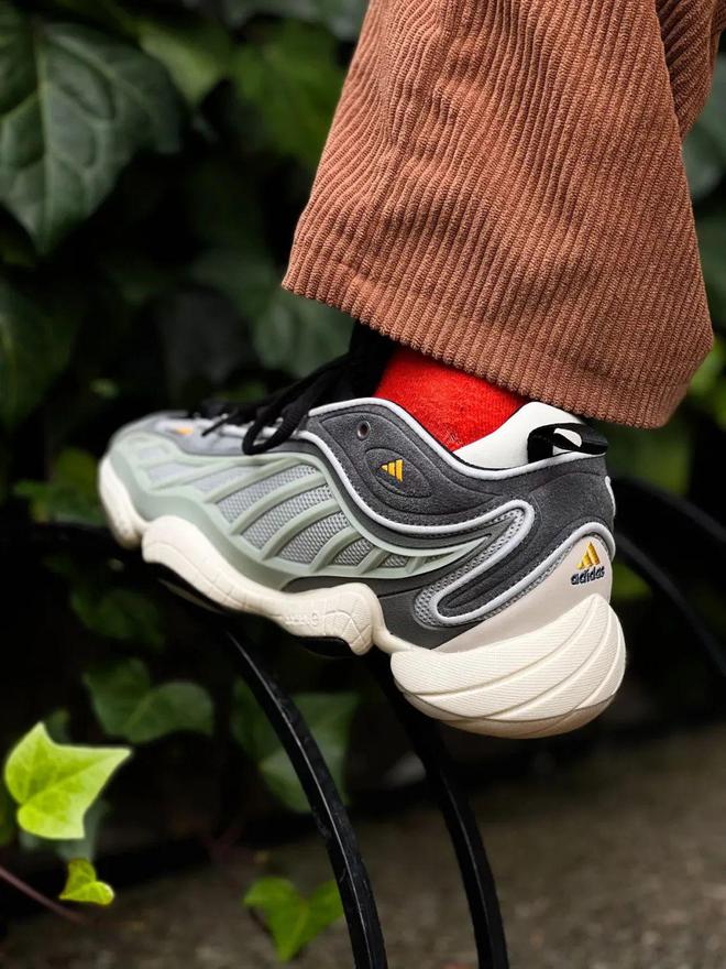 名不断」的 adidas 宝藏球王会app建议锁定这双「联(图3)