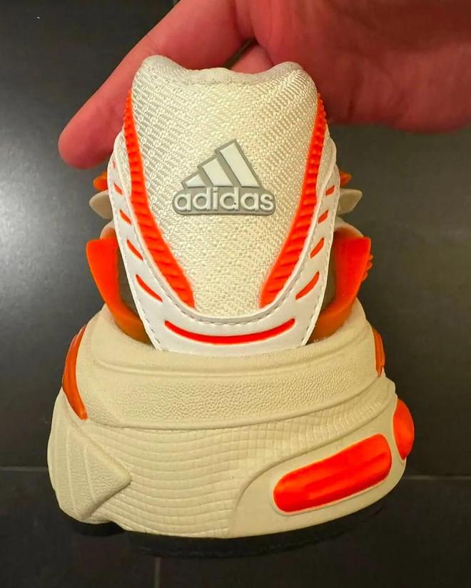 名不断」的 adidas 宝藏球王会app建议锁定这双「联(图12)